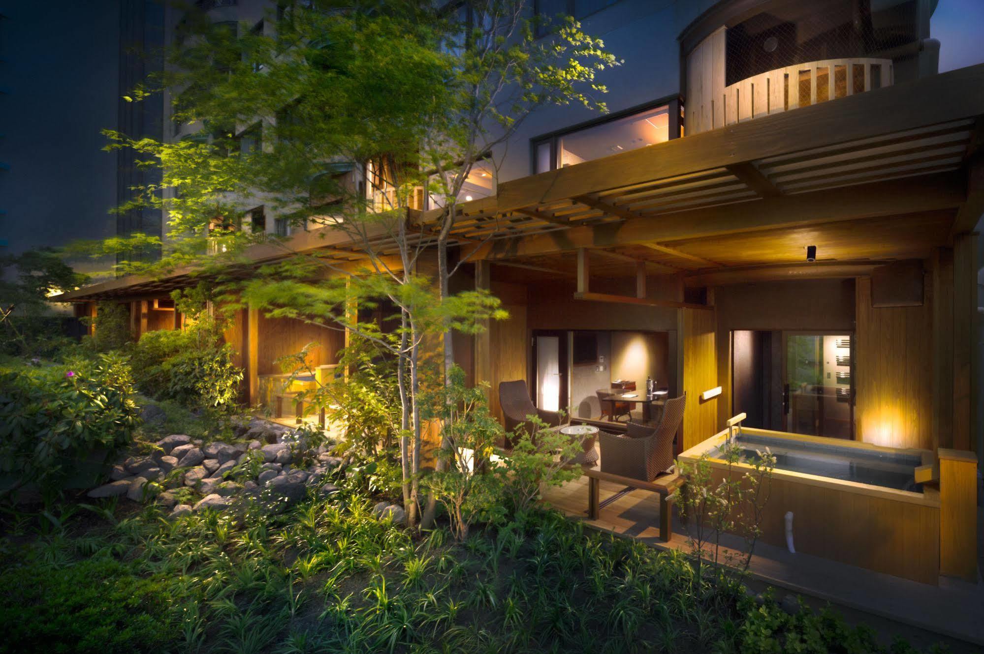 Fujisan Onsen Bessho Sasa Hotel Fujiyoshida Exterior foto