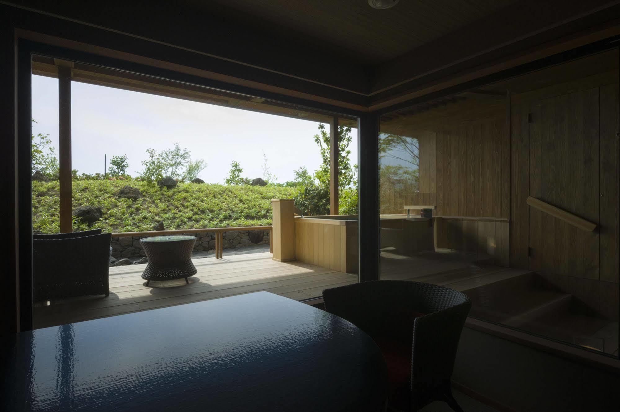 Fujisan Onsen Bessho Sasa Hotel Fujiyoshida Exterior foto