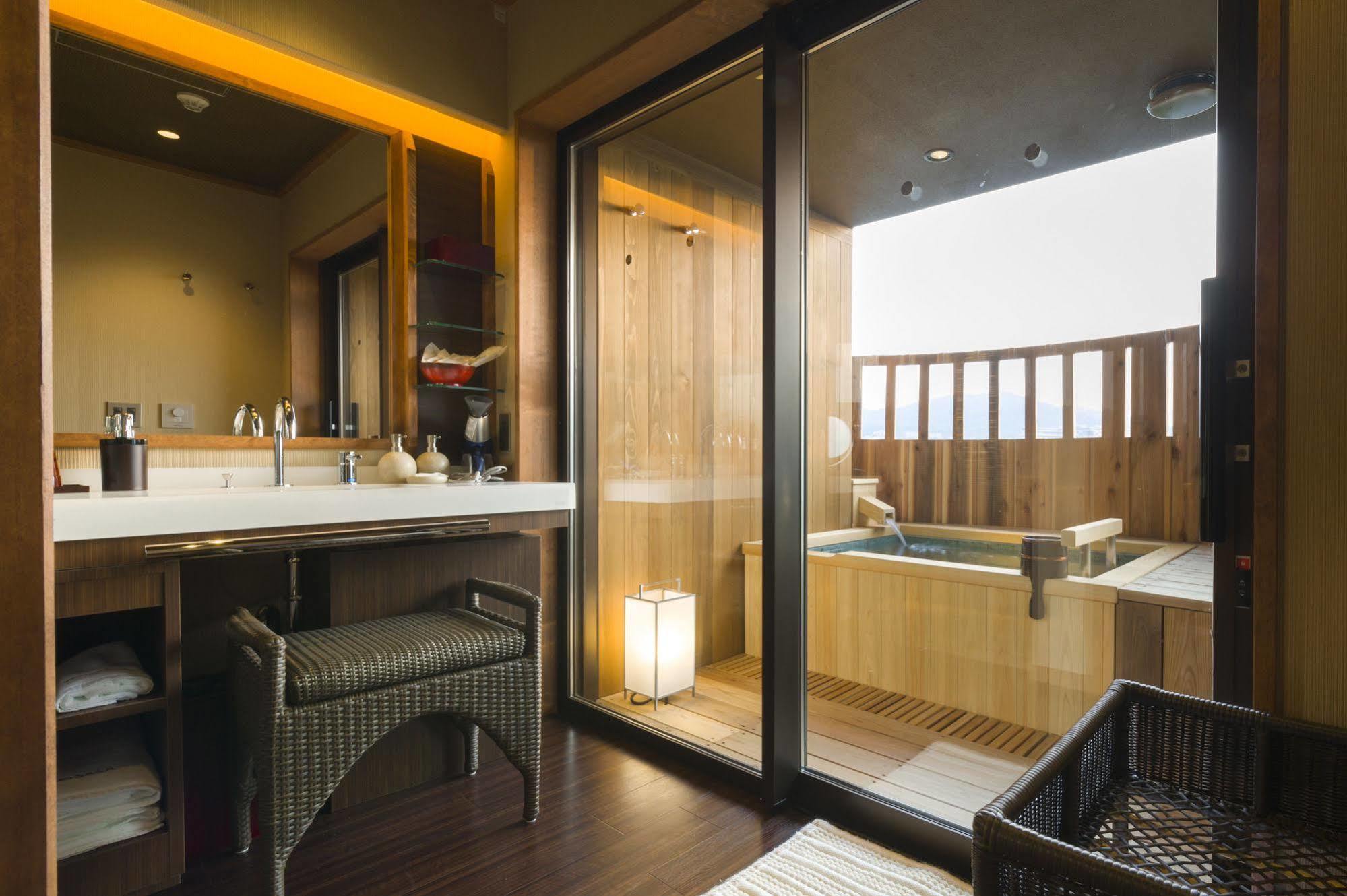 Fujisan Onsen Bessho Sasa Hotel Fujiyoshida Exterior foto