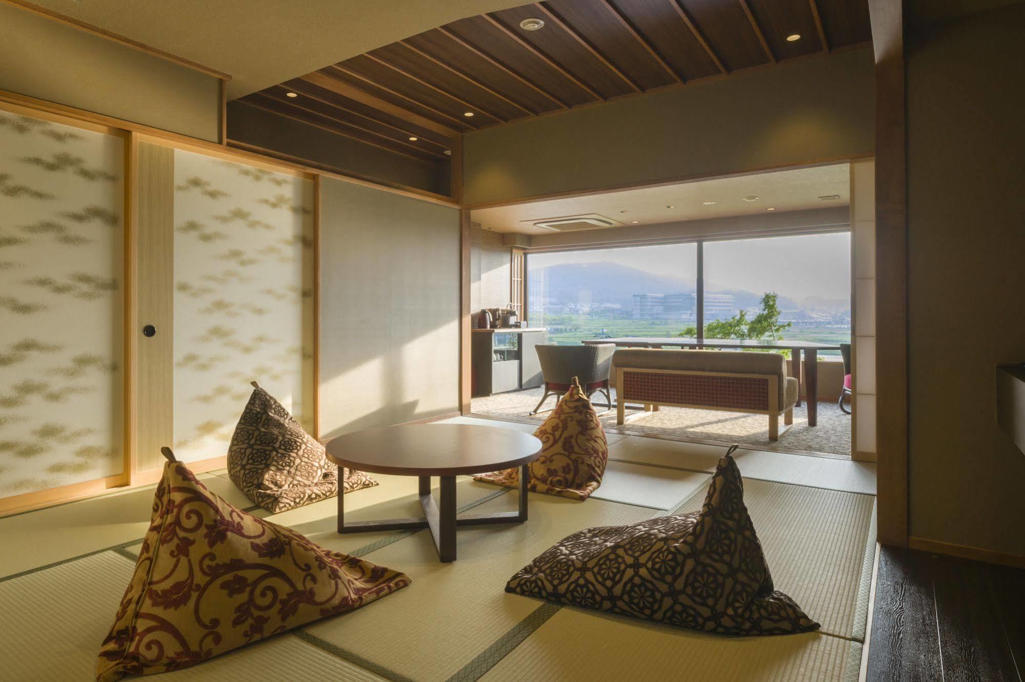 Fujisan Onsen Bessho Sasa Hotel Fujiyoshida Exterior foto