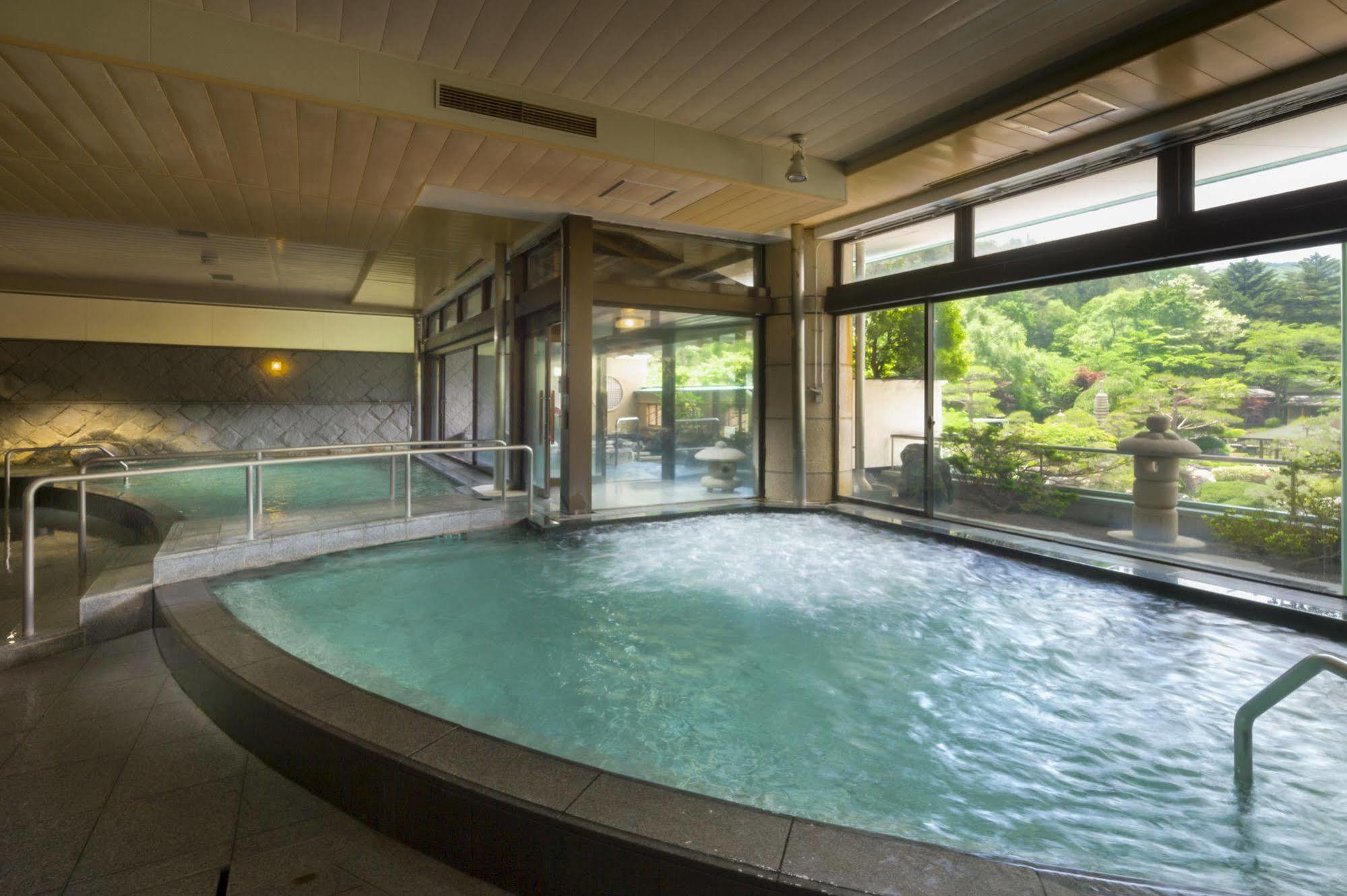 Fujisan Onsen Bessho Sasa Hotel Fujiyoshida Exterior foto